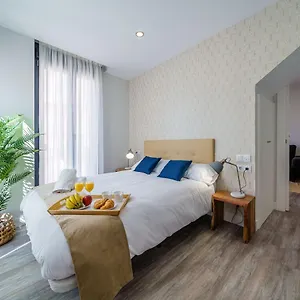  Appartement Old Town Pool & Parking Spanje